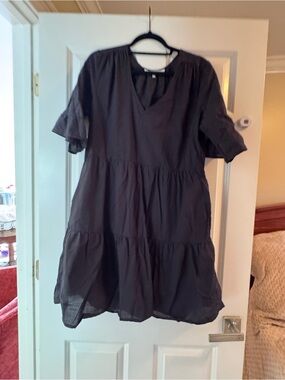 Women’s Black Tiered V-Neck Dress